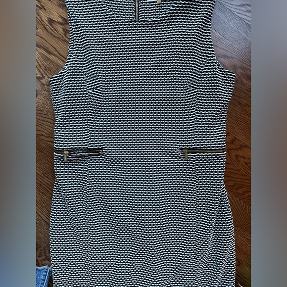 Calvin Klein Gray Silver Knee-Length Sleeveless Sheath Dress - Picture 3 of 9